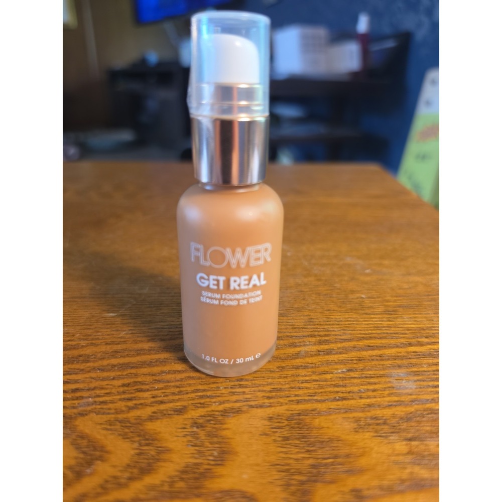 ( 1 ) FlowerBeauty Get Real Serum Foundation CARAMEL M5 1 oz BRAND NEW